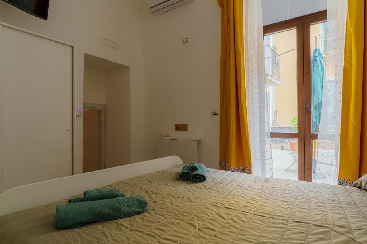 Casta Diva Holiday Rooms Catánia Buitenkant foto